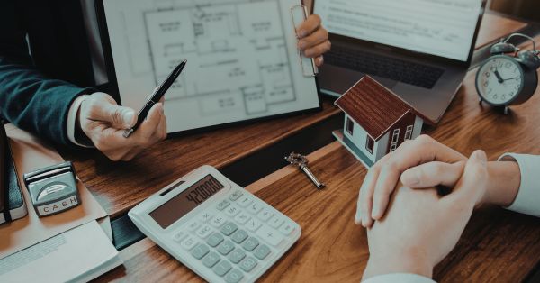 מיסוי נדל״ן עסקי: החזרי מס ופחת ברכישת משרדים להשקעה