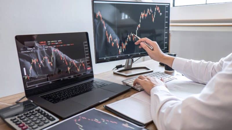 מה היא השיטה הטובה ביותר למסחר במניות?